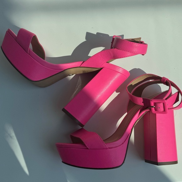 AREZZO BRAND NEW NEON PINK PLATFORM 💕 - Picture 1 of 11